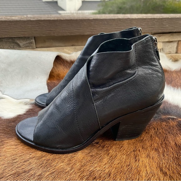 Eileen Fisher Leather Peep Toe Ankle Booties | Comfort Heel | Size 5 - Picture 4 of 7